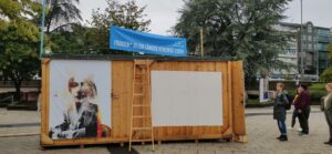 Flyer des Kölner Frauenportals bei 'Der kleine Container' auf dem Ebertplatz 2023